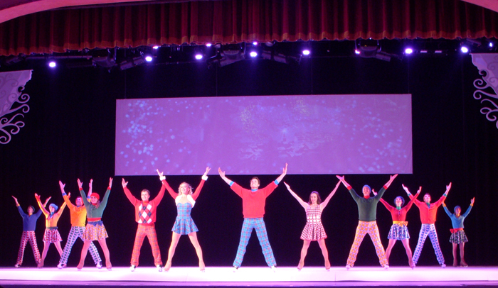 Dollywood's Christmas on Ice image